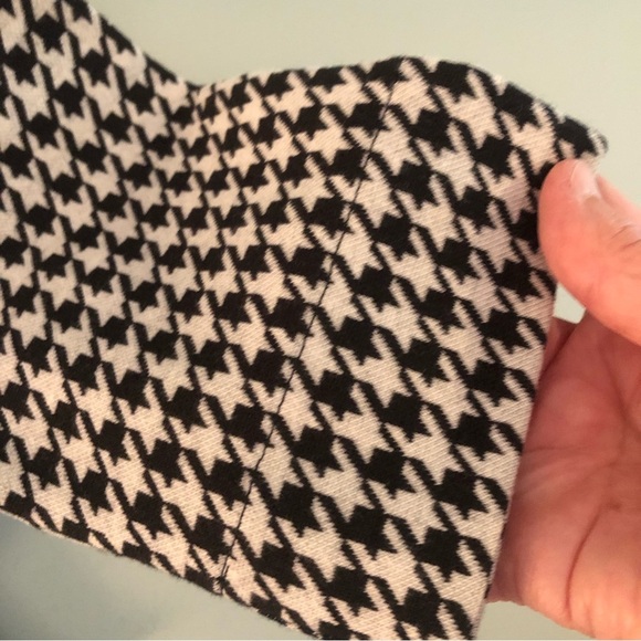 Talbots Houndstooth Zip Neck Knit Top. Size small. - Picture 5 of 9